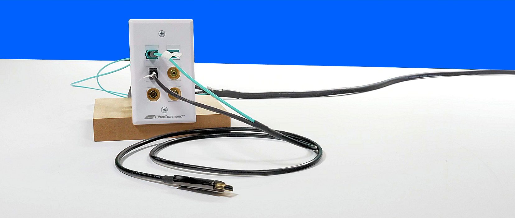 PureFiber® PRO - HDMI | HDMI 2.1 8k가 포함된 사전 종단 하이브리드 파이버 케이블