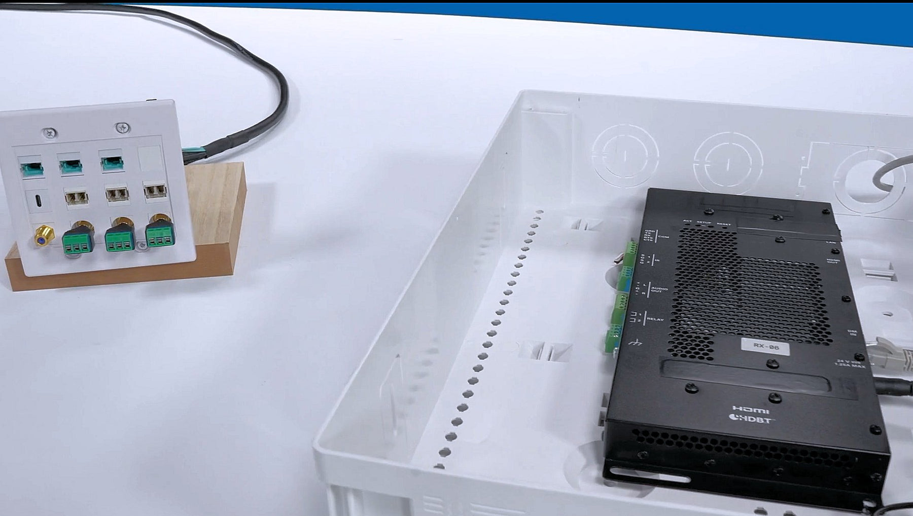 PureFiber® PRO - HDMI | HDMI 2.1 8k가 포함된 사전 종단 하이브리드 파이버 케이블