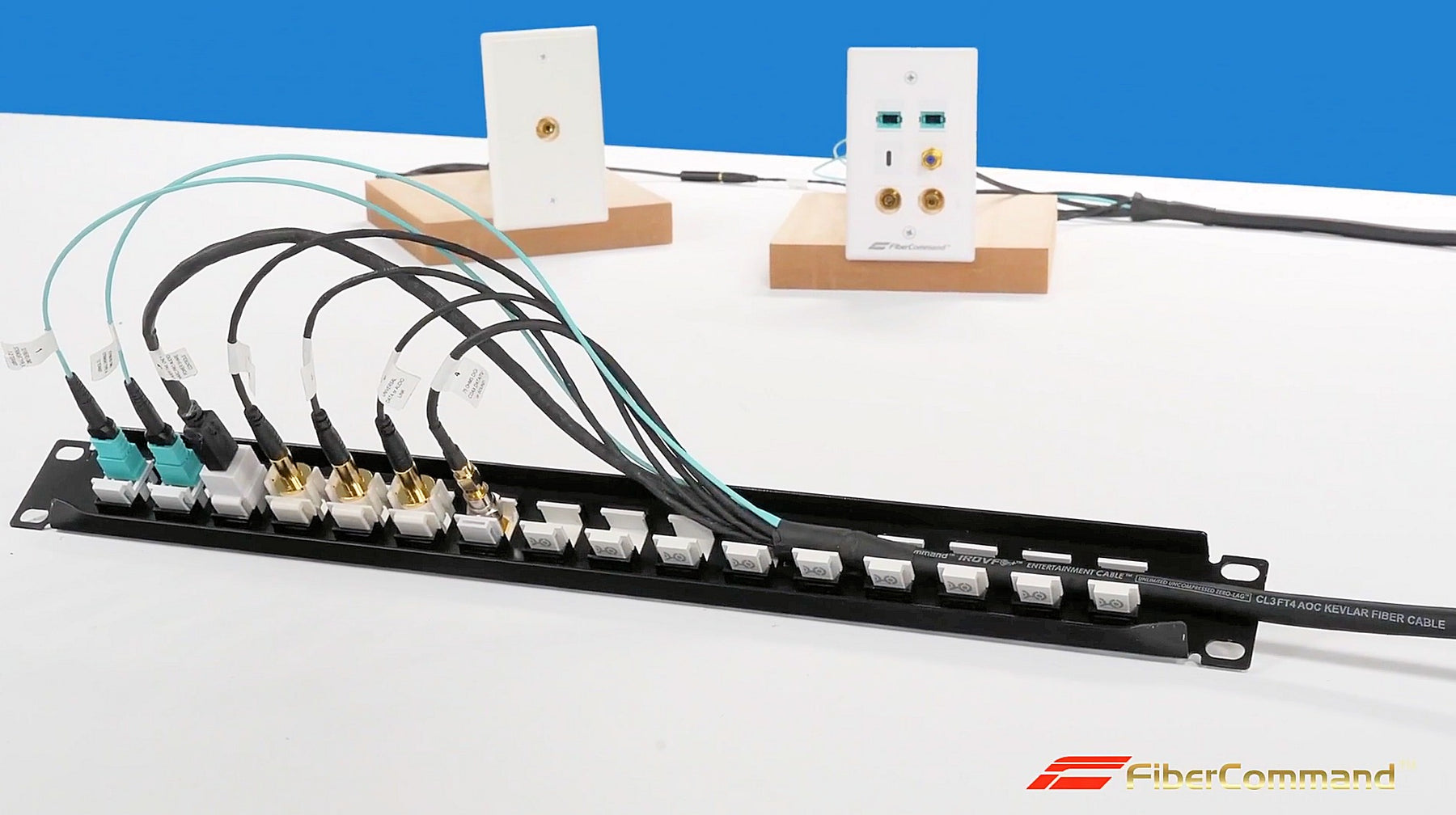 PureFiber® PRO - HDMI | HDMI 2.1 8k가 포함된 사전 종단 하이브리드 파이버 케이블