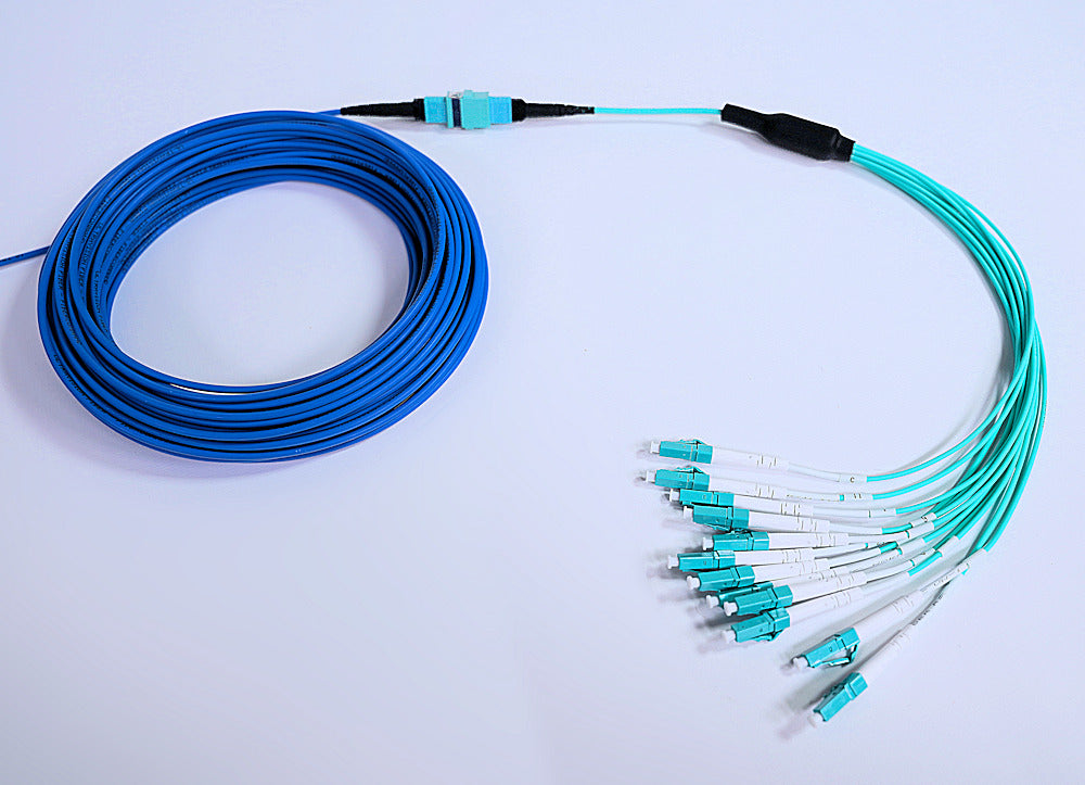 ULTRAFLEX LC | 12 LC OM3 armored premium fiber optic cable with interchangeable ends